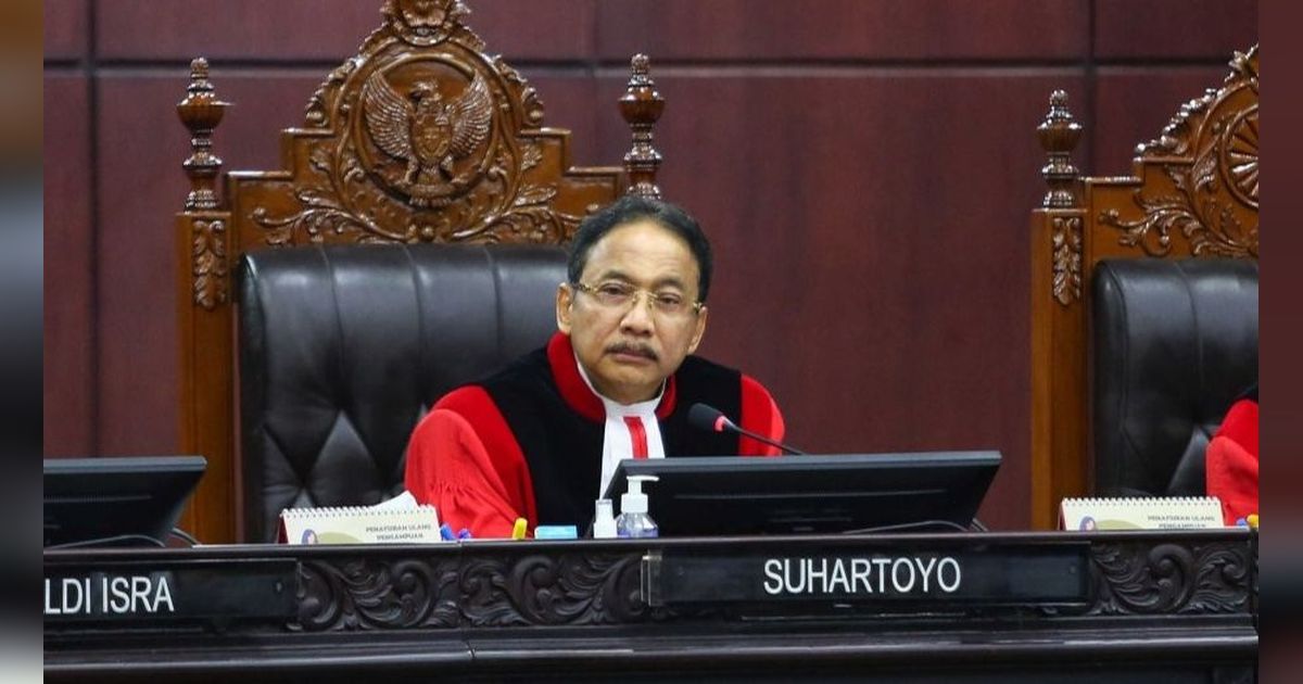 Diduga Tidur Saat Sidang Sengketa Pilpres 2024, Ketua KPU dan Ketua Bawaslu Kena Tegur Ketua MK