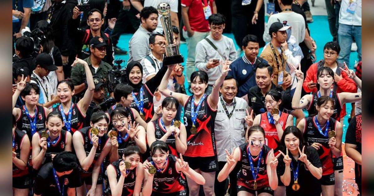 FOTO: Aksi Megawati dengan Red Sparks Jinakkan Indonesia All Star hingga Angkat Trofi di Arena Ekshibisi Fun Volleyball Senayan