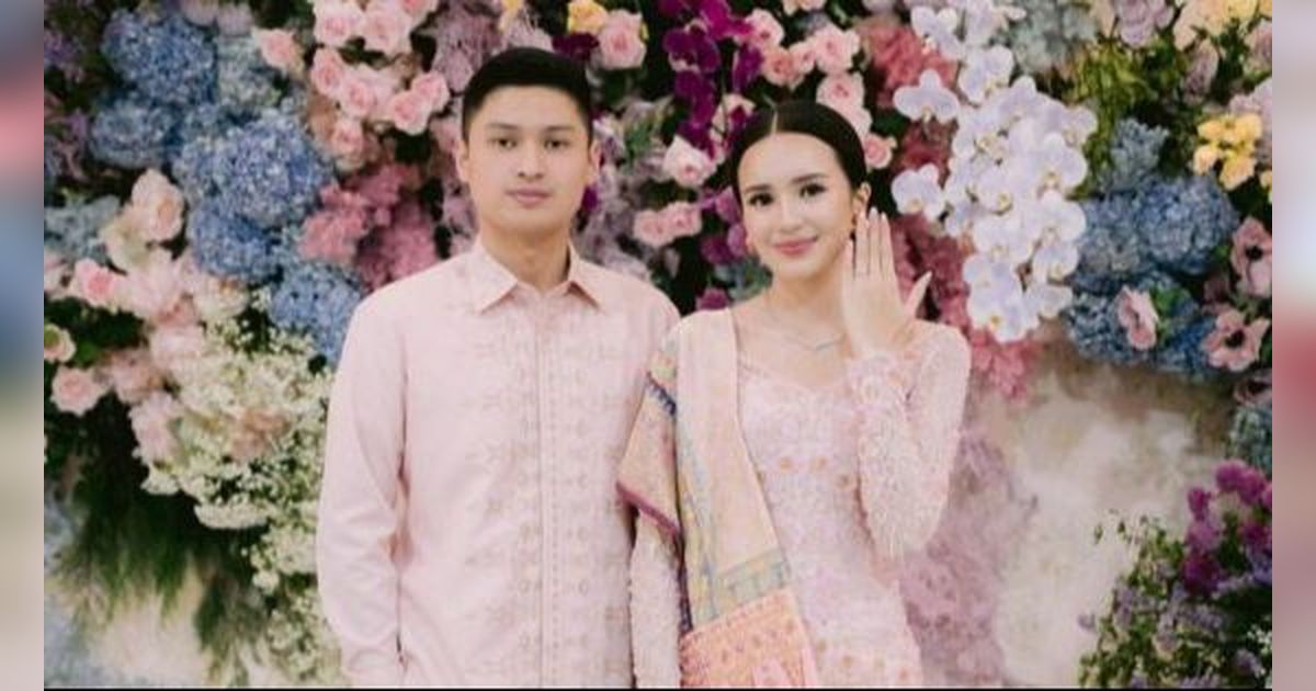 Bagikan Foto Tunangan, Calon Suami Beby Tsabina  Bukan Orang Sembarangan
