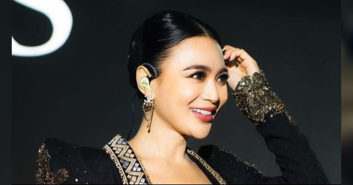 Tampil Kasual hingga Dandan ala Princess, Intip 8 Potret Memukau Wika Salim