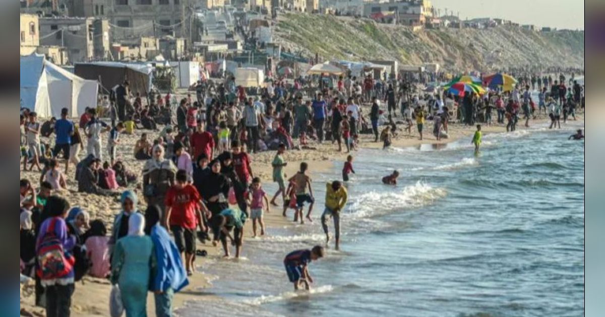 Warga Sampai Menteri Israel Geram Lihat Warga Gaza Masih Bisa Ramai-Ramai Santai Main di Pantai di Tengah Perang