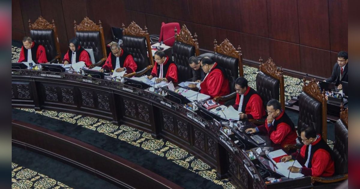 Hakim MK: Mahkamah Meyakini Tak Ada Relevansi Penyaluran Bansos dengan Kenaikan Suara Paslon