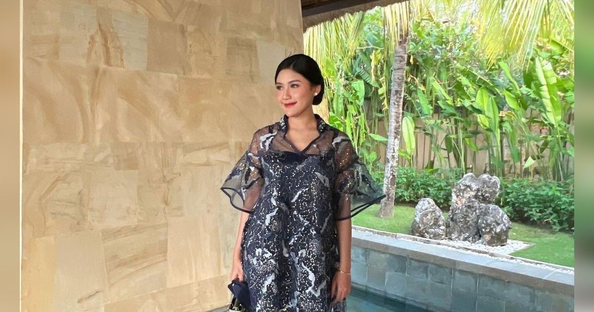 Gaya Simpel Erina Gudono Tenteng Tas Seharga Setengah Miliar