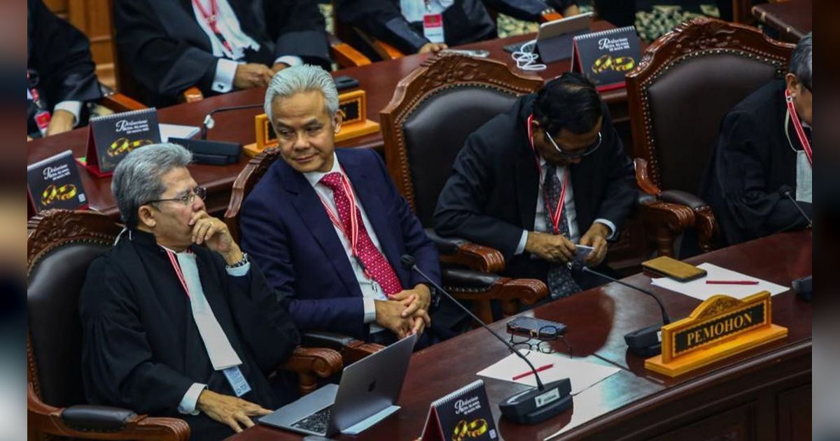 Ekspresi Gelisah Ganjar Pranowo Dengar Putusan MK Tak Temukan Bukti Jokowi Intervensi Pencalonan Gibran