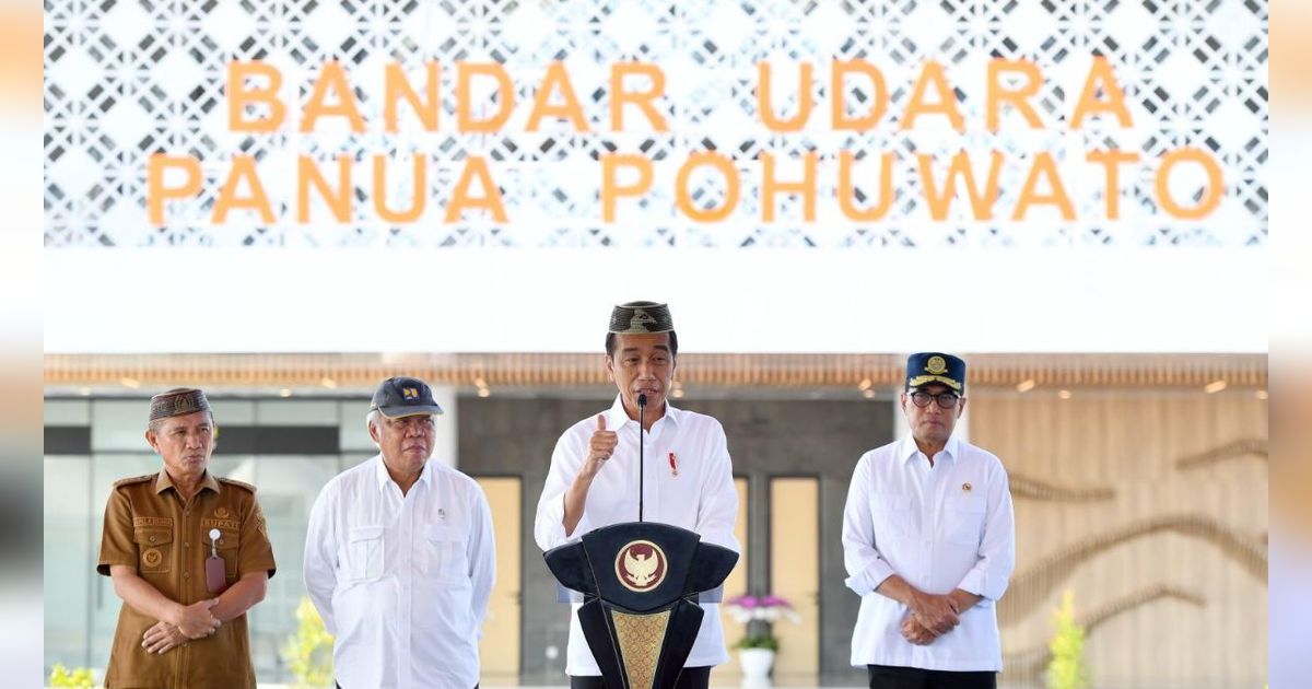 Jokowi Komplain Pesawat Kepresidenan Tak Bisa Mendarat di Bandara Panua Powuhato yang Sedang Diresmikan