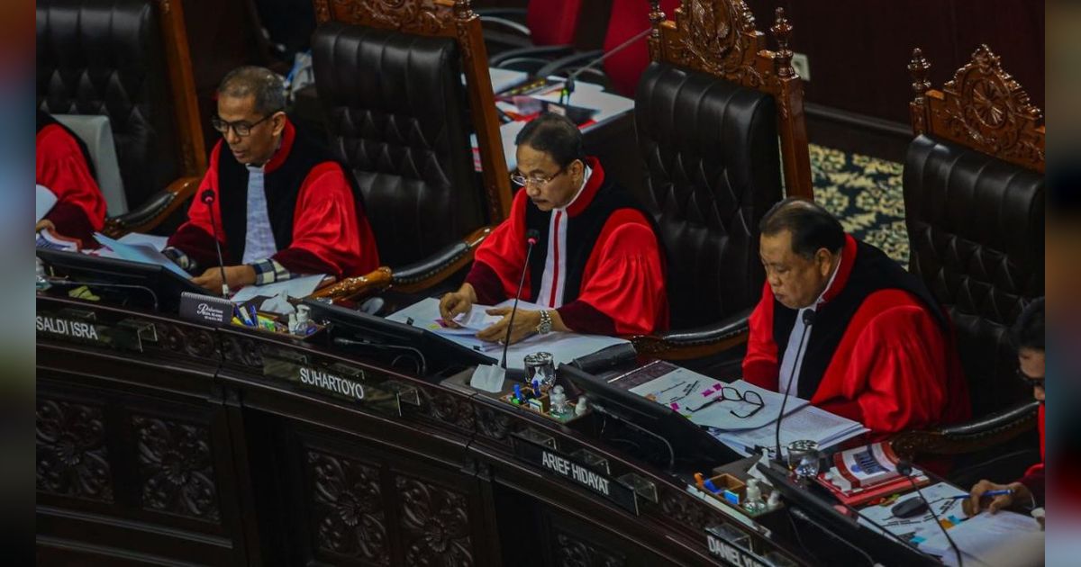 Dissenting Opinion Hakim Saldi Isra: Bansos Digunakan Sebagai Kamuflase Dukungan ke Salah Satu Paslon