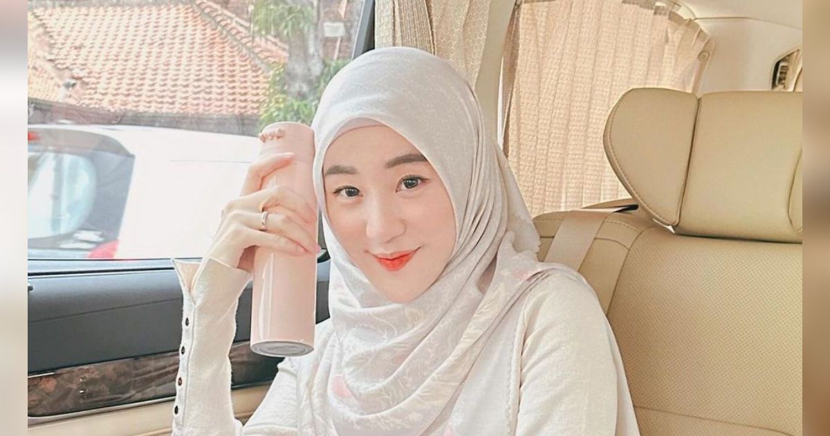 Hadiri Acara Keluarga Nonmuslim Tetap Santai Pakai Busana Syar'i, Larissa Chou Banjir Pujian