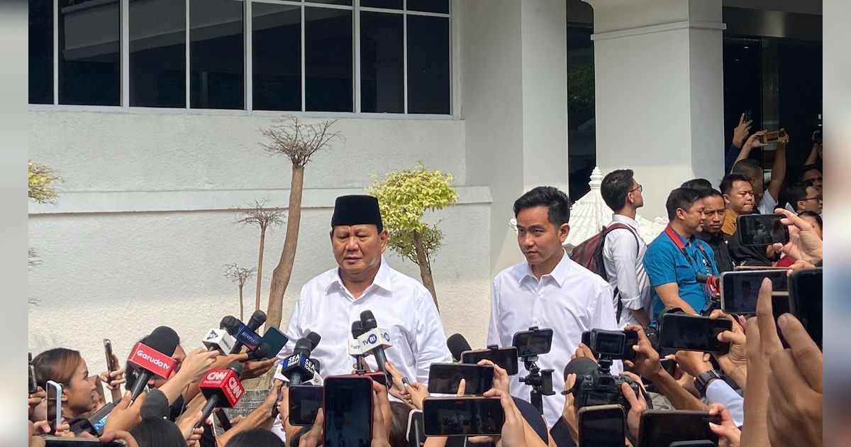 Kompak Berkemeja Putih, Prabowo-Gibran Tiba di KPU Jelang Penetapan Presiden-Wapres Terpilih