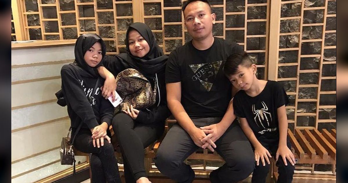 Beranjak Remaja Dan Cantik Banget, Ini 9 Potret Naira Mano Anak Perempuan Vicky Prasetyo yang Jarang Tersorot