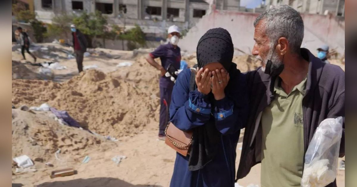 Para Ibu di Gaza Mencari Anaknya di Antara Tumpukan Mayat, Berusaha Mengenalinya dari Baju Sampai Rambut