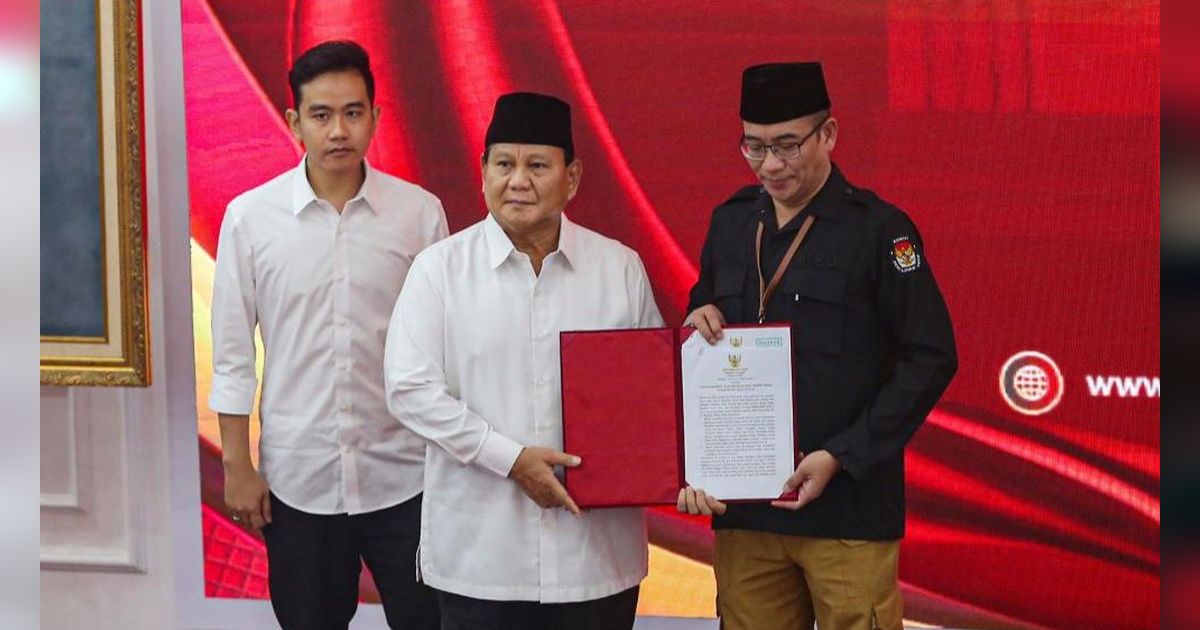 FOTO: Detik-Detik KPU RI Pukul Palu Sahkan Prabowo-Gibran Presiden dan Wakil Presiden Terpilih 2024