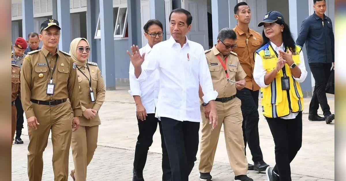 VIDEO: Jokowi Tertawa dan Ucap Terima Kasih Disebut Bukan Lagi Kader PDIP