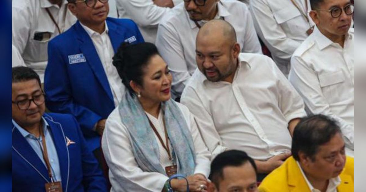 FOTO: Senyum Titiek Soeharto dan Didiet Hediprasetyo Hadiri Penetapan Prabowo Subianto Sebagai Presiden Terpilih 2024 di KPU