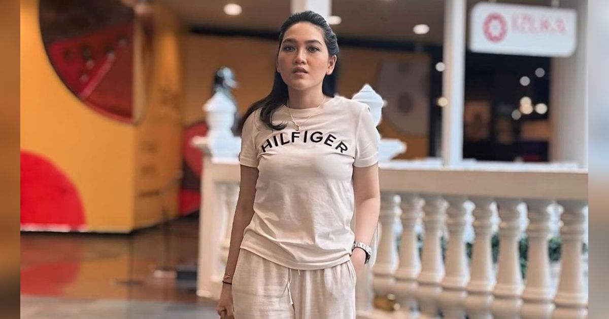 10 Potret Chacha Thaib, Selebgram Bongkar Aib Bisma yang Beri Nafkah Anak Rp8000