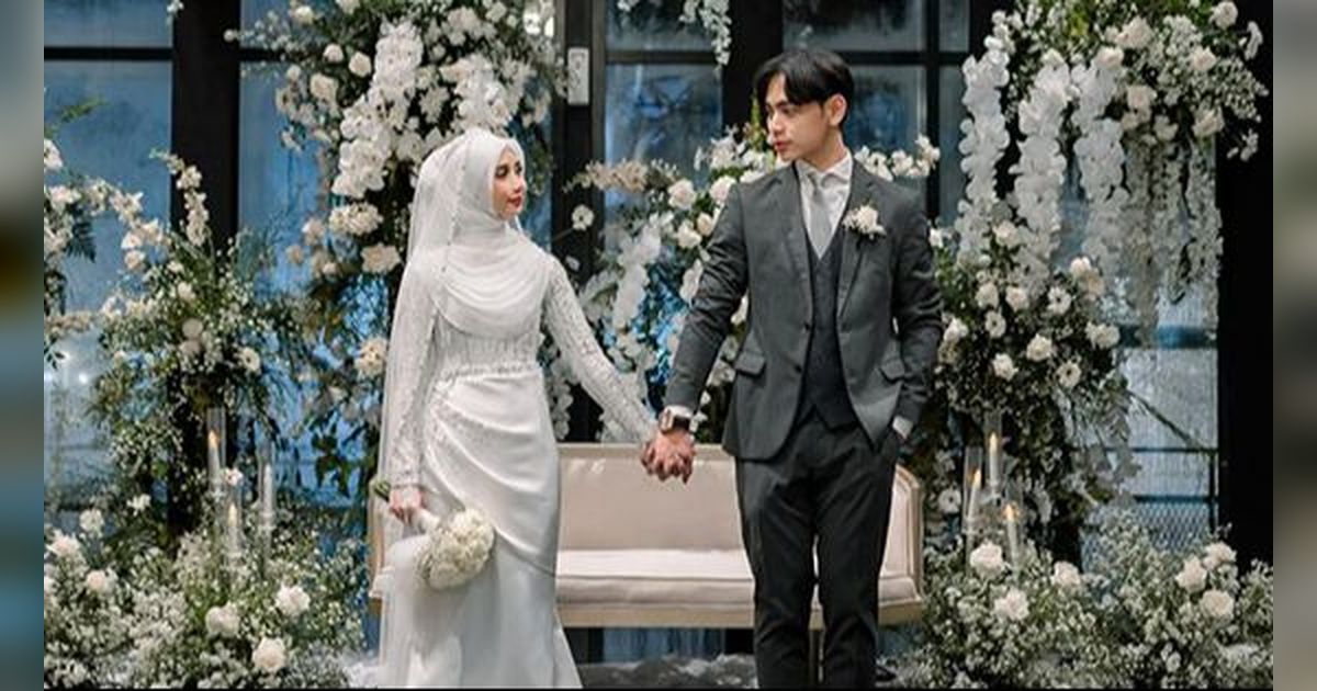 Potret Resepsi Pernikahan Pasangan TikToker Savira Malik dan Rafiq Iqbal, Sempat Bikin Heboh Karena Tinggal Bareng!