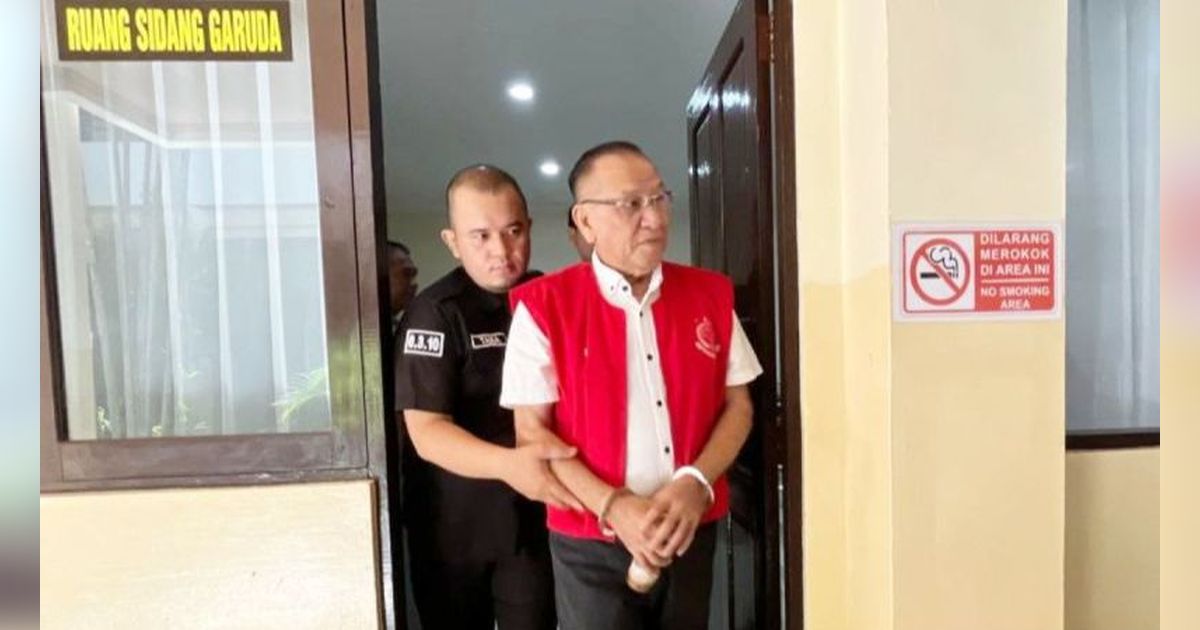 Ayah Gembong Narkoba Fredy Pratama Divonis 1 Tahun 8 Bulan Penjara