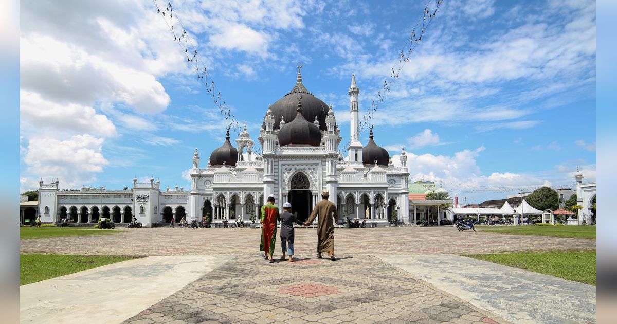 Viral Remaja Mualaf Jalan Kaki 35.000 Langkah Demi Ikut Kajian di Masjid