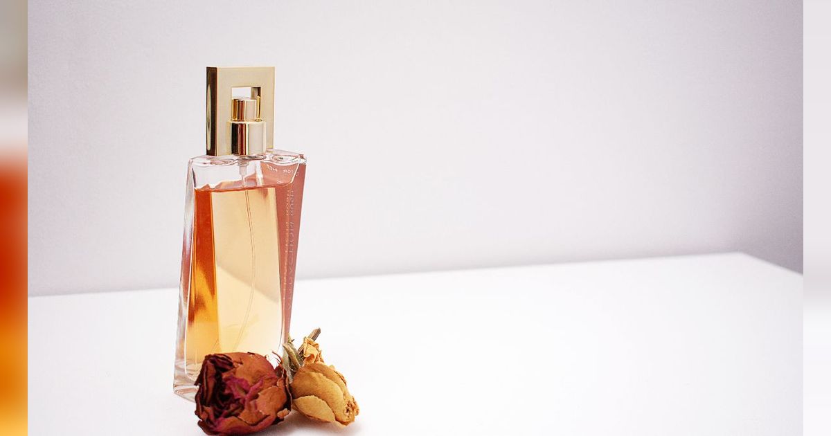 10 Rekomendasi Parfum dengan Harga Terjangkau untuk Wanita