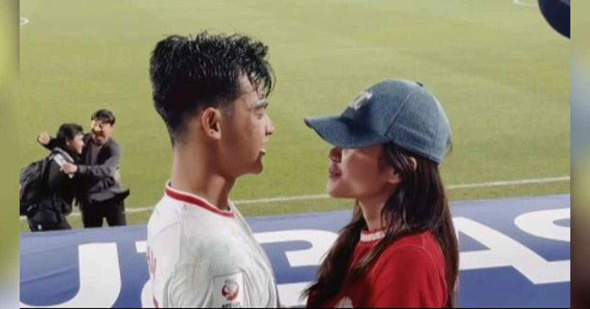 Timnas Menang Melawan Korea Selatan, 7 Potret Pelukan Mesra Azizah Salsha Untuk Pratama Arhan