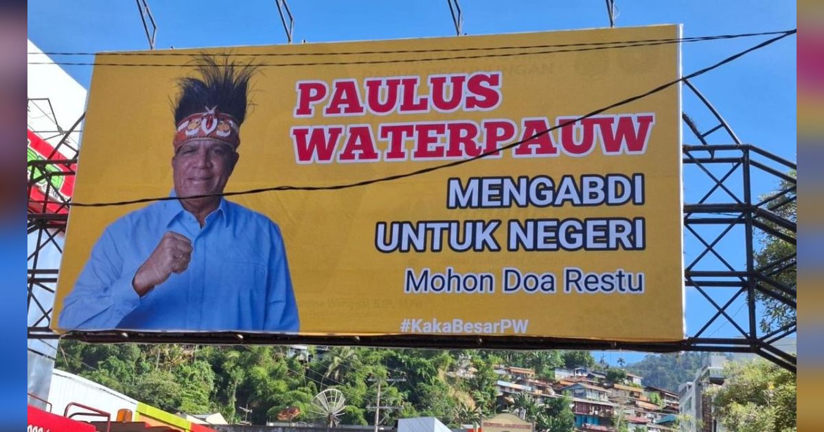 Baliho Raksasa eks Kapolda Papua Paulus Waterpauw Mejeng Minta Doa Restu, Siap Maju Pilkada 2024?