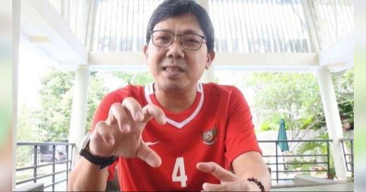 Wajah Viral Suporter Korsel di Piala Asia U-23 2024 Plek-ketiplek Bung Towel, Komentar Netizen Bikin Garuk Kepala