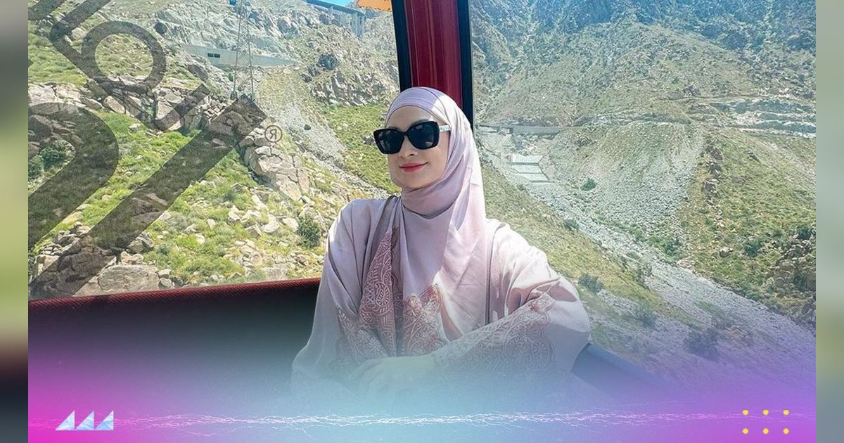 Unggah Foto Gelas Starbucks dengan Latar Baitullah Mekah, Putri Mendag Zulhas Zita Anjani Dikecam Netizen
