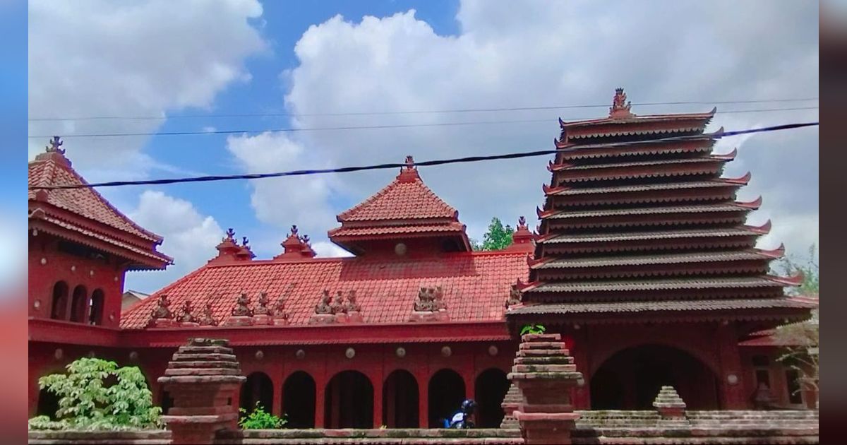 Keunikan Masjid Merah Kedung Menjangan, Padukan Budaya Cirebon, Tiongkok dan Kudus
