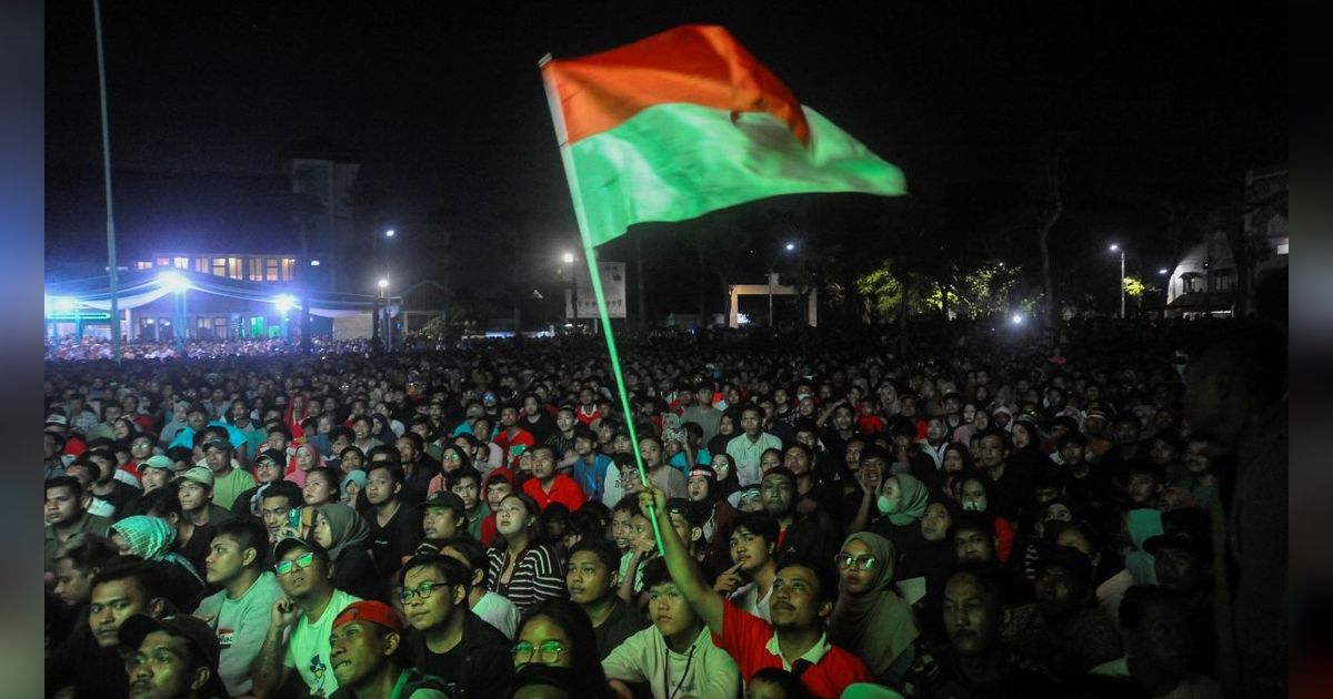 FOTO: Penampakan Lautan Manusia Nobar Semifinal Piala Asia 2024 Indonesia Vs Uzbekistan di Alun-Alun Pamulang