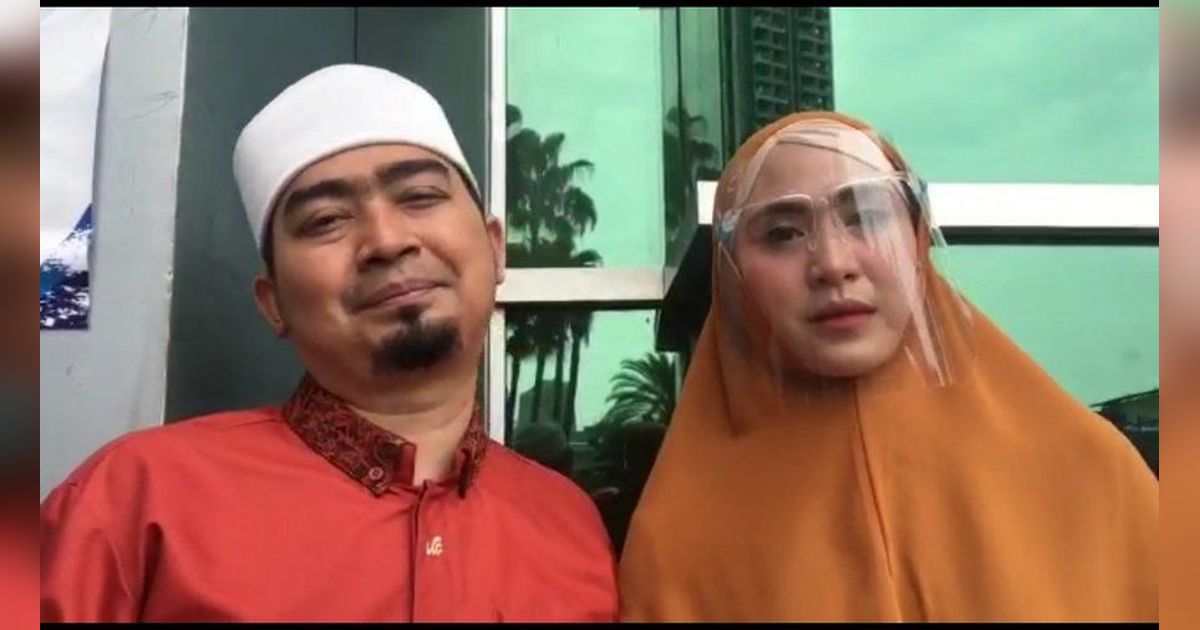 Di Hari Ulang Tahun, Ustaz Solmed Sampaikan Rayuan dan Pujian Kepada Sang Istri 'Jadilah Istri yang Baik'