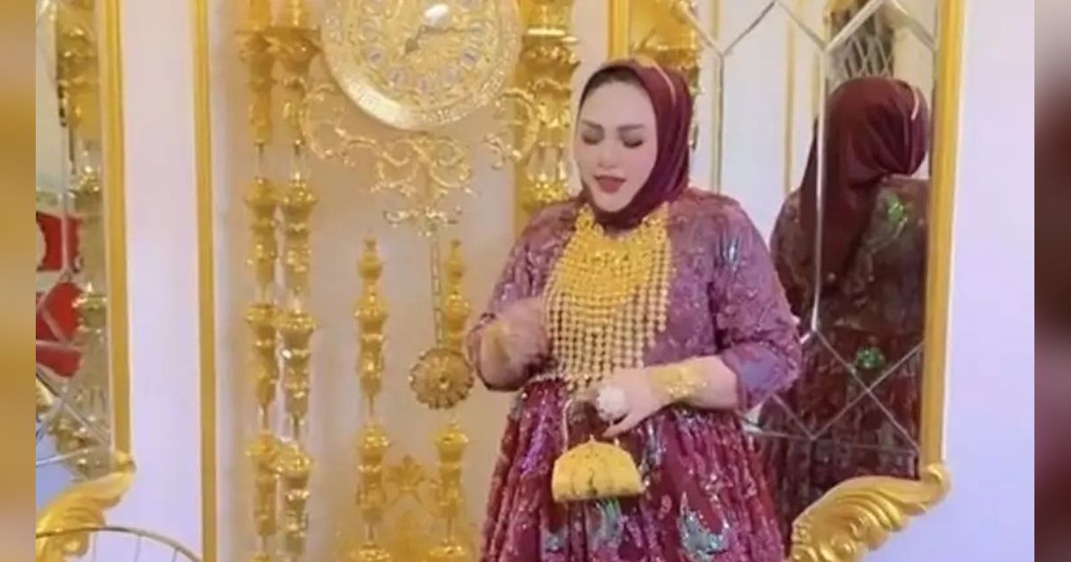 Viral Pakai Jilbab Emas! 10 Potret Rumah Mira Hayati Sebelum VS Sesudah Sukses, Dulu Cuma Gubuk