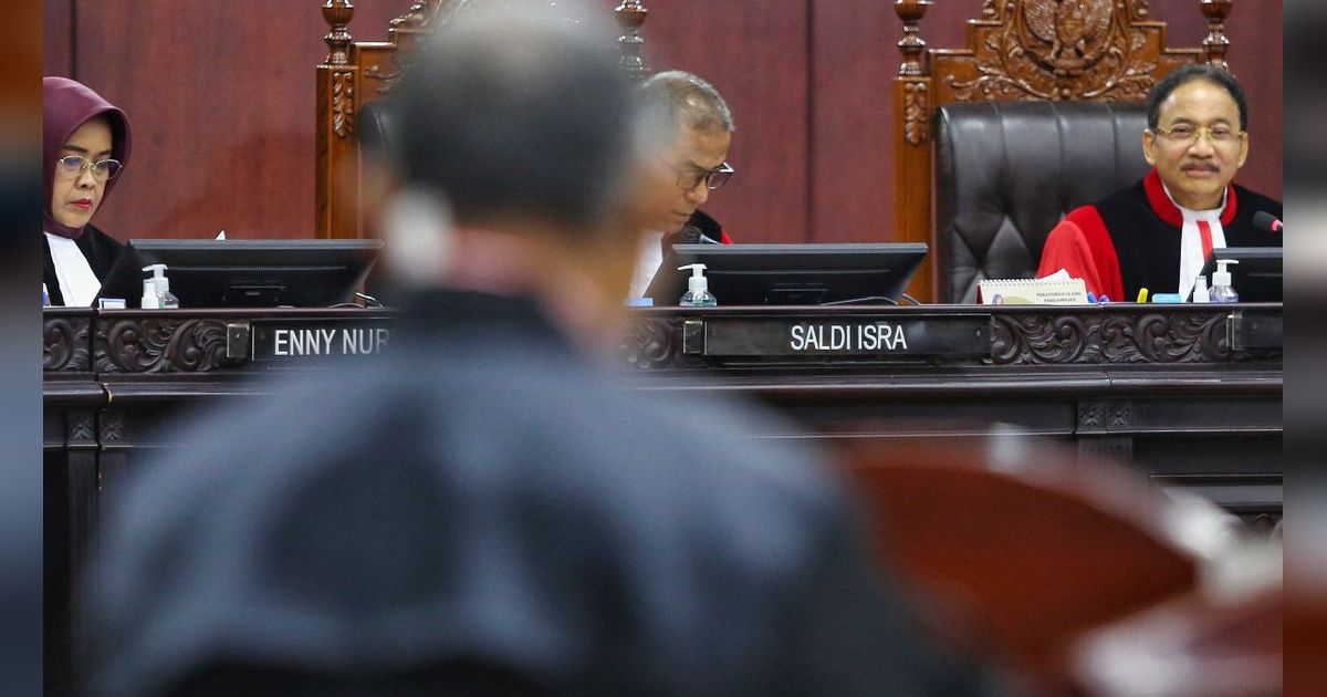 VIDEO: Hakim MK Saldi Isra Tersengat Ahli KPU Ucap 