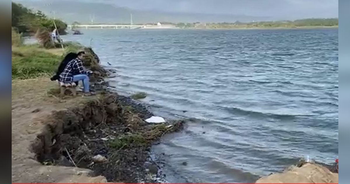 Mengunjungi Pantai Baros, Surga Tersembunyi di Selatan Bantul