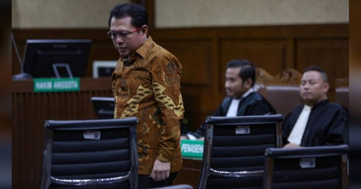 FOTO: Ekspresi Hasbi Hasan, Terdakwa Suap dan Gratifikasi Pengurusan Perkara di MA Tertunduk Lesu Setelah Divonis 6 Tahun Penjara