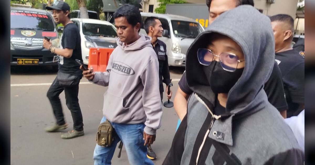 Petugas Damkar Jaktim Pelaku Pencabulan Anak Kandung Ditahan, Polisi: Khawatir Melarikan Diri