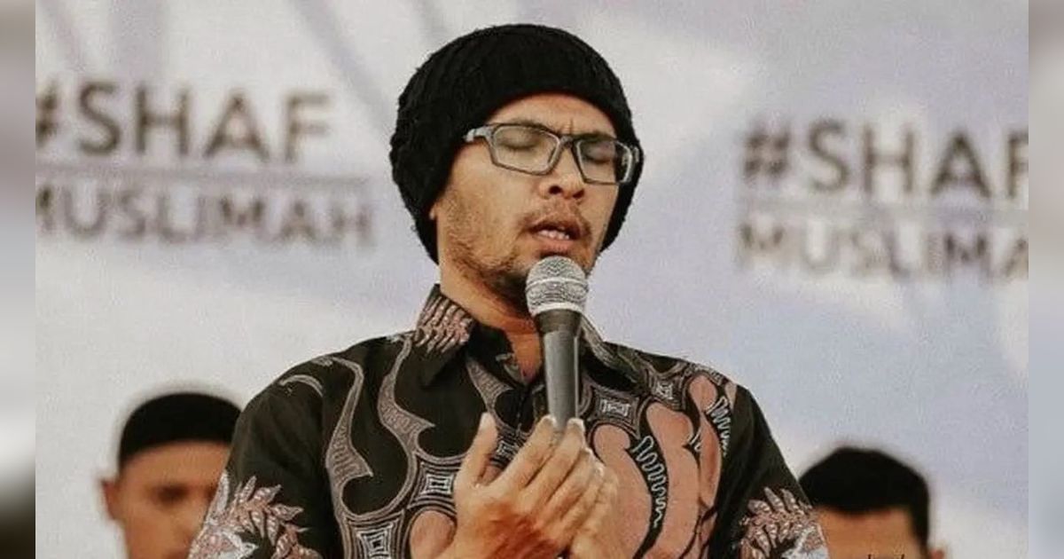 7 Potret Ustaz Kondang yang Poligami, Hanan Attaki Trending Ketahuan Punya 2 Istri Cantik