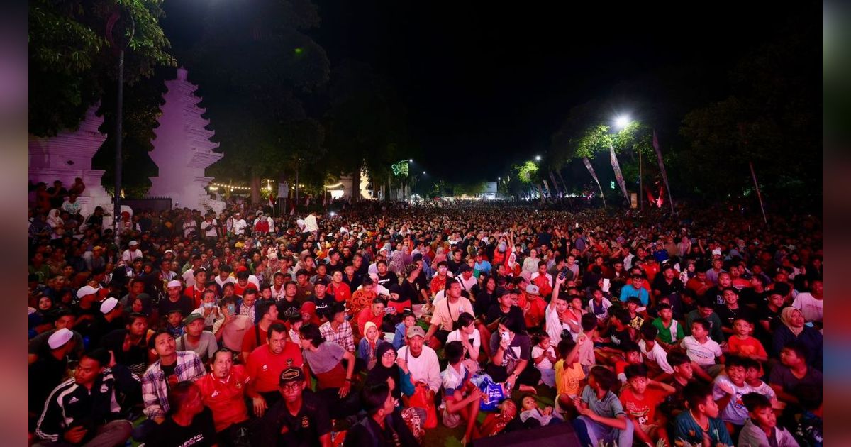 Banyuwangi Nobar Gratis Timnas Serentak di 25 Kecamatan, Bupati Ipuk: Bikin Guyub, Gerakkan Ekonomi