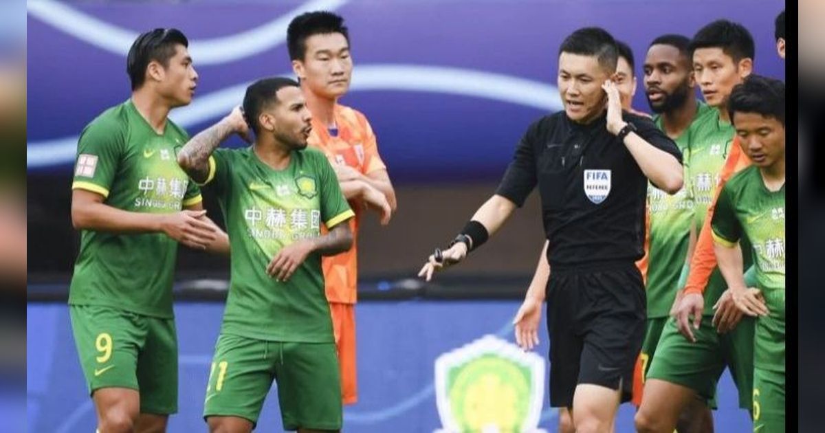 Gaji Wasit Kontroversial Shen Yinhao yang Pimpin Laga Indonesia Vs Uzbekistan di Semifinal Piala Asia U-23 2024