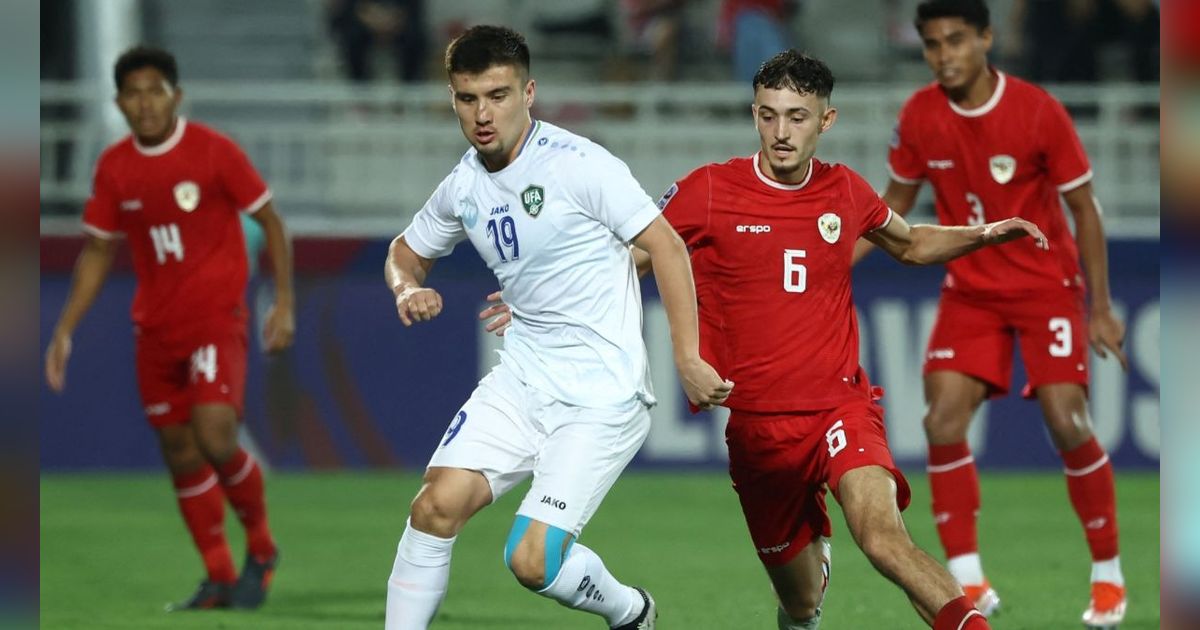 Gaya Seleb saat Nobar Timnas Indonesia U-23 vs Uzbekistan, Penampilannya Kece Banget Kenakan Jersey Merah Putih