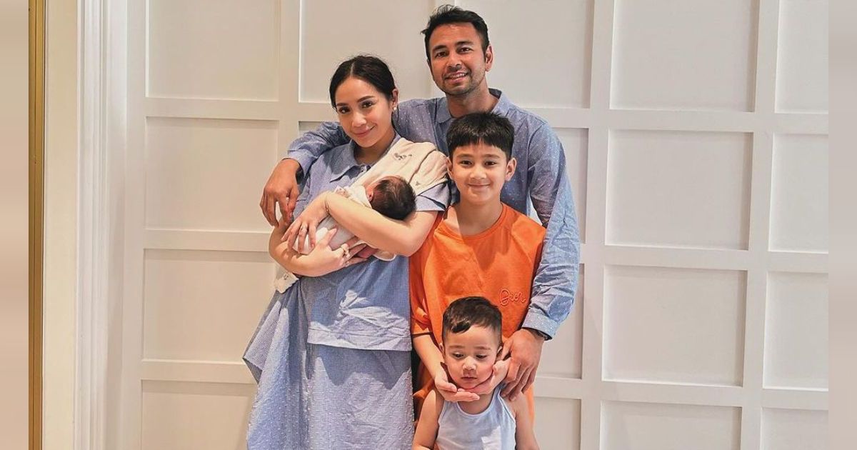 Wajah Baby Lily Terungkap Saat Digendong Rafathar, Netizen: Akhirnya Ga Penasaran Lagi