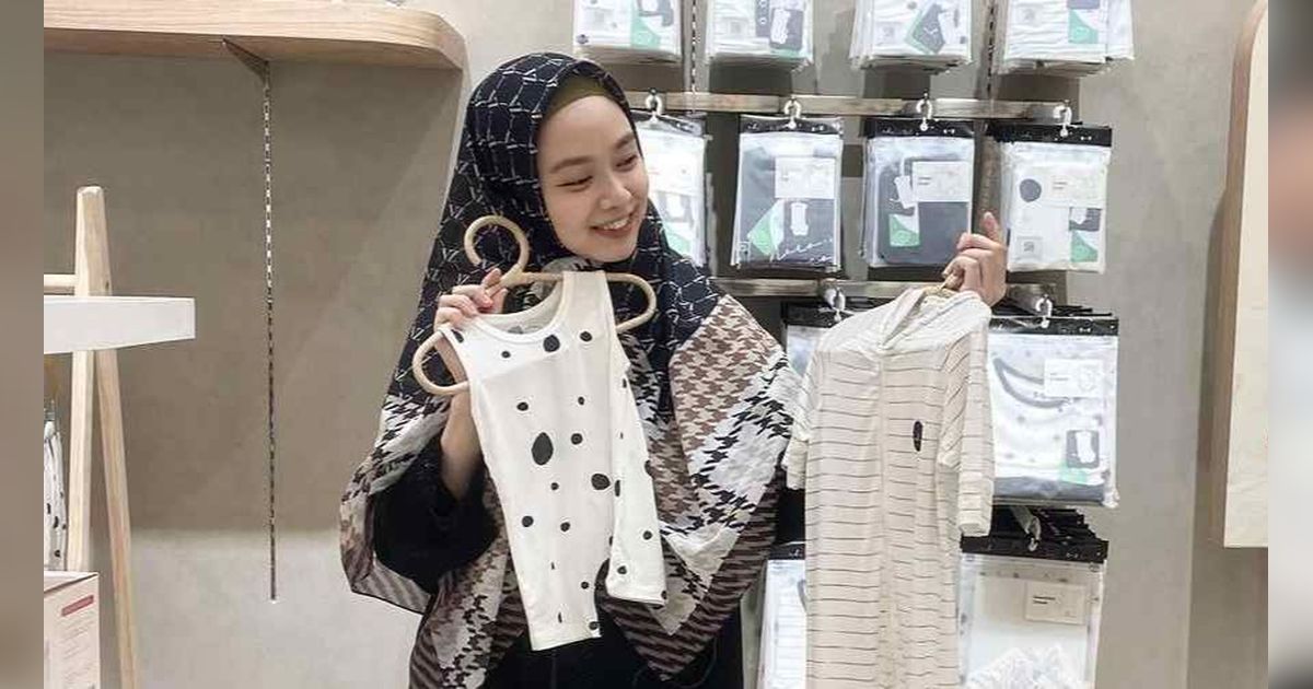Potret Terbaru Lindswell Kwok, Mantan Atlet Wushu yang Baru Melahirkan Anak ke Tiga