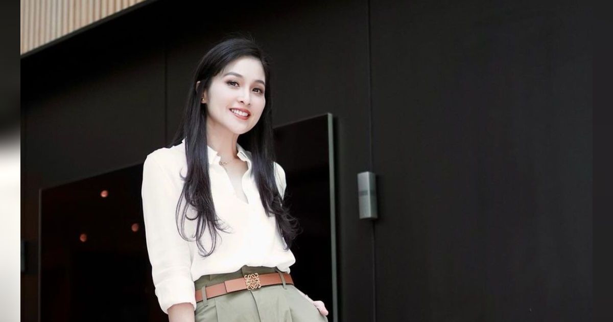 Penampilan Sandra Dewi Saat Diperiksa Kejagung dalam Kasus Harvei Moeis: 