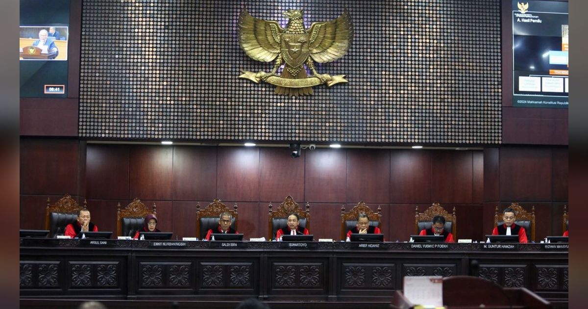 Hakim MK Sentil Ahli Kubu Prabowo: Sesama Guru Besar Tak Boleh Saling Mendahului seperti Bus Kota