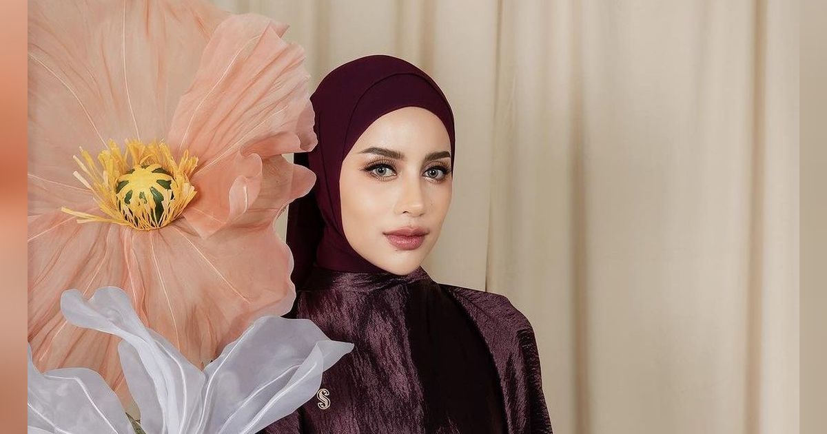 Inspirasi Gaya Emy Aghnia dengan Sentuhan Elegan Warna Cokelat