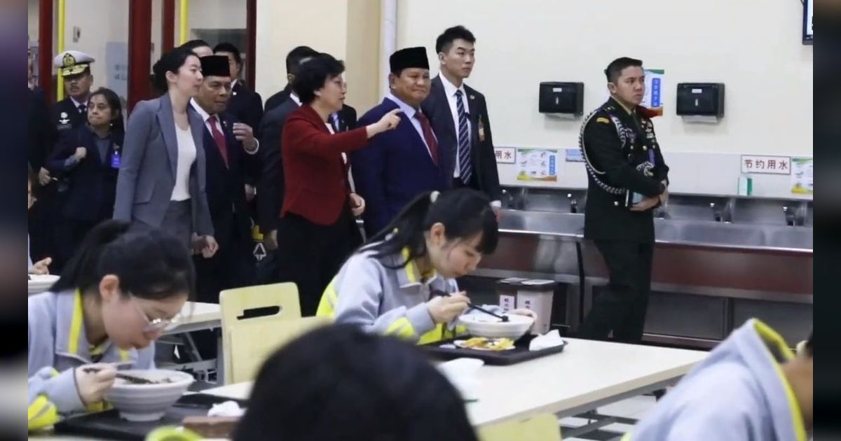 VIDEO: Respons Prabowo Saat Tinjau Program Makan Siang Gratis di Sekolah China