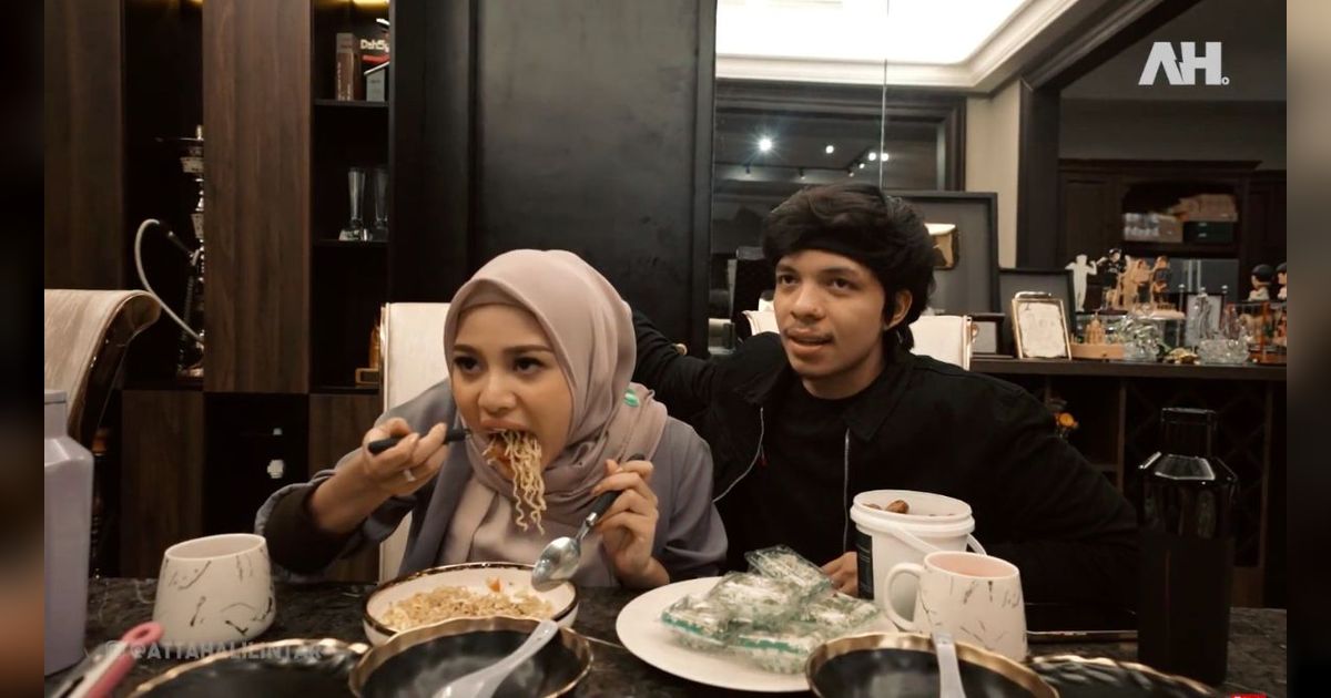 Atta Halilintar Rayakan Anniversary Pernikahan ke-3 Bersama Aurel dengan Cara Unik, Beri Kado Umrah untuk Sang Istri