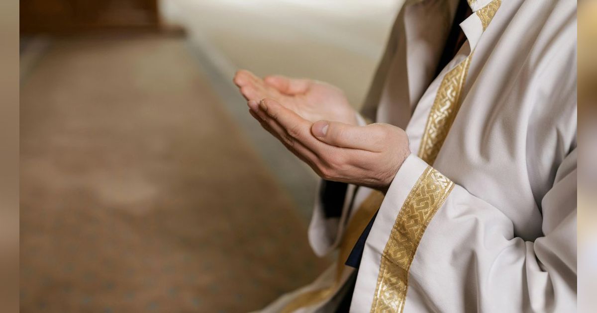 Doa Memakai Baju Baru Ketika Lebaran, Lengkap dengan Adab dan Keutamaannya