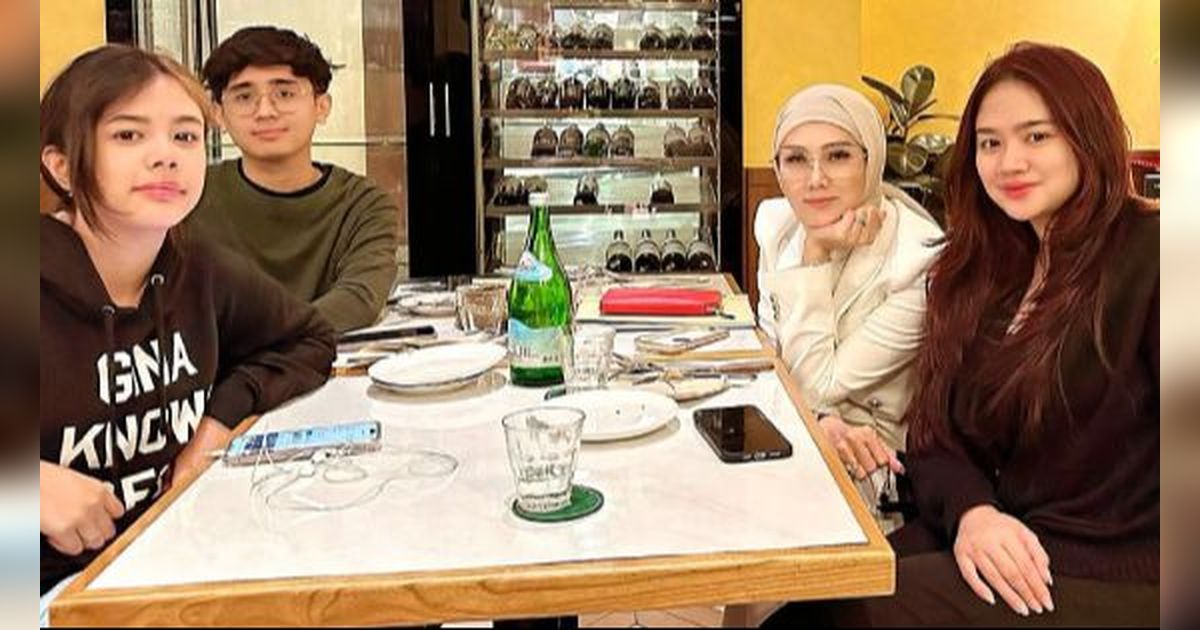 Mulan Jameela & Ahmad Dhani Mudik Lebih Awal, Penampilan Safeea Curi Perhatian