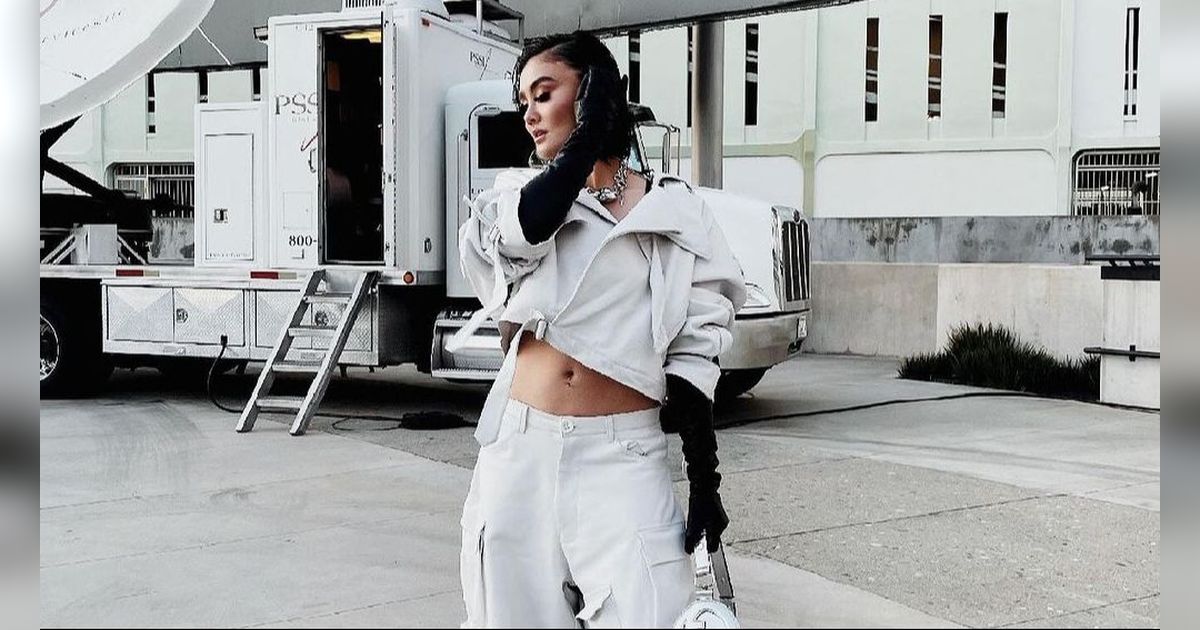 Style Seru Agnez Mo di iHeartRadio Awards, Tas Guccinya Kena 