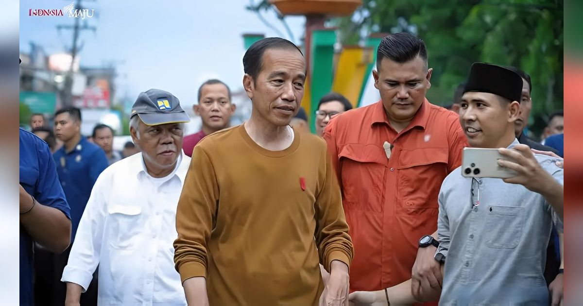 Momen Jokowi dan Pak Bas Ngabuburit Jajan Takjil, Borong Kerupuk Kulit