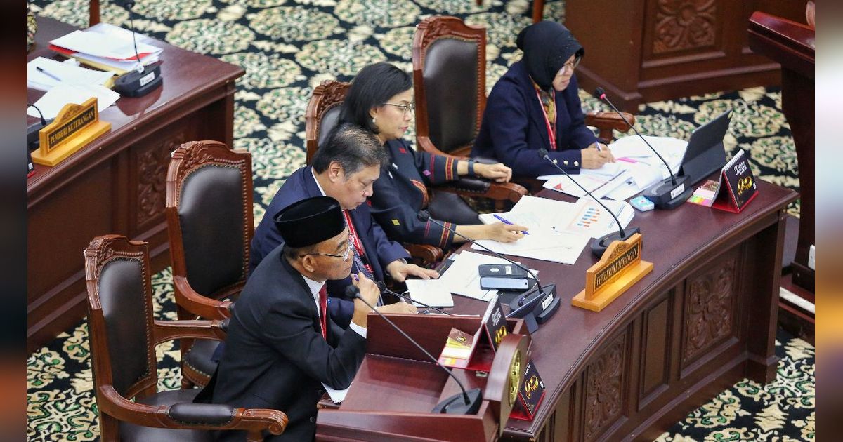 FOTO: Momen 4 Menteri Jokowi Bersaksi di Sidang MK, Dicecar Soal Bansos hingga Alasan Presiden Sering ke Jateng